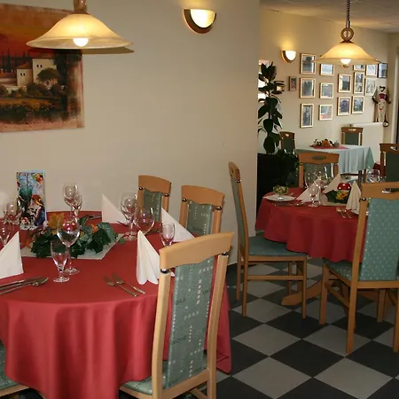 מלון Hotel Peenhauser Peenhauser
