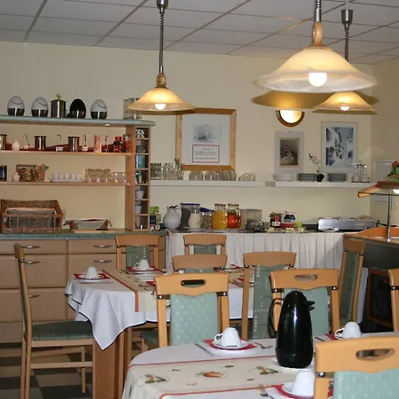 Hotel Peenhauser מלון *